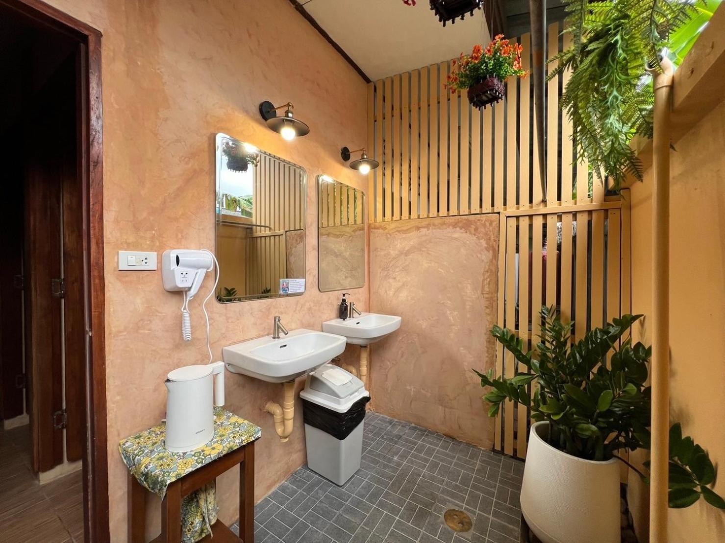Sierra Hostel Nai Yang Экстерьер фото