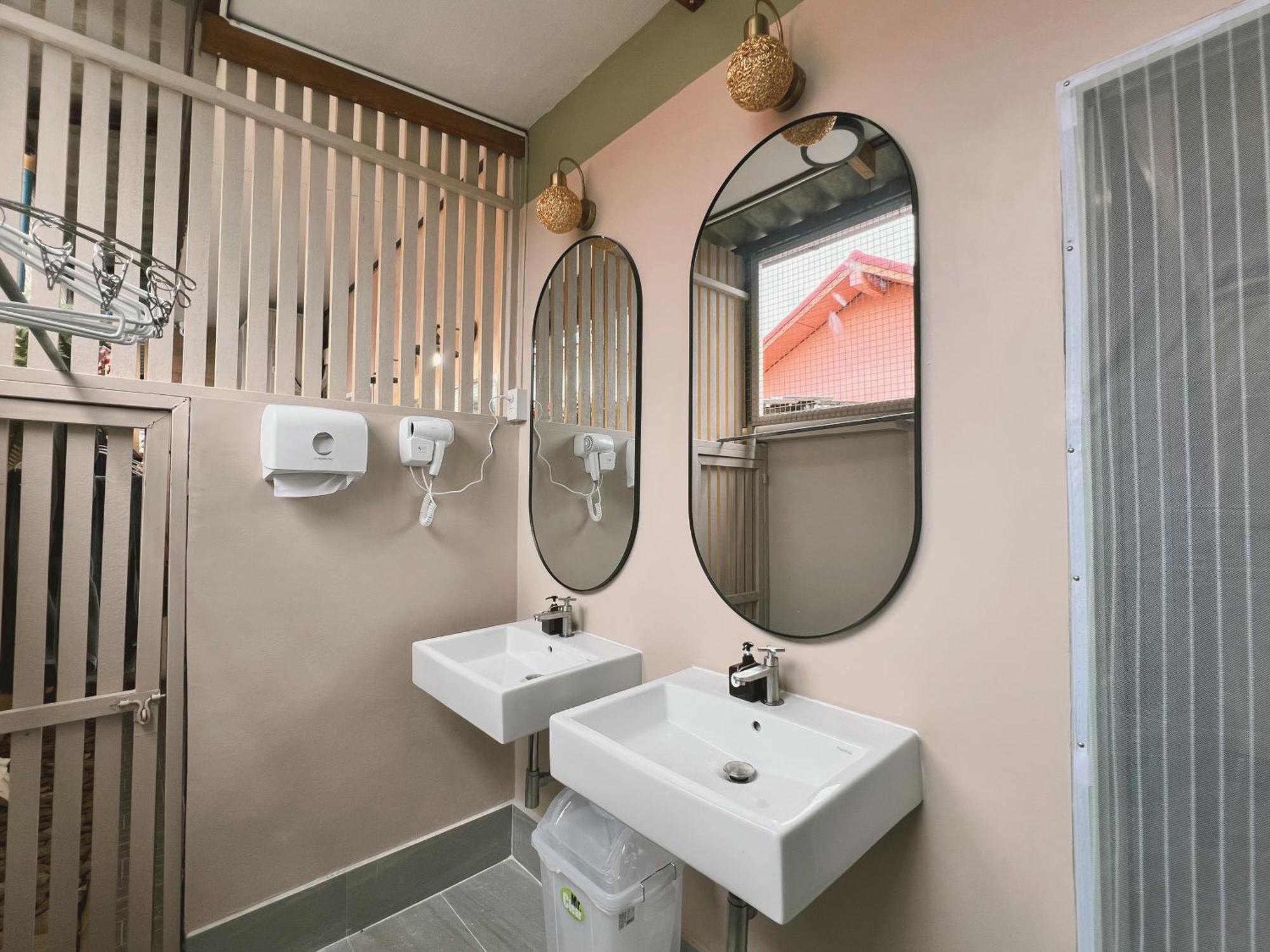 Sierra Hostel Nai Yang Экстерьер фото